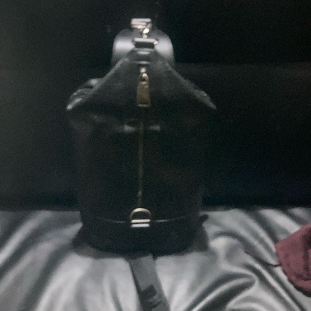 Calvin Klein Men’s Crossbody bag (black) (good condition) (leather)